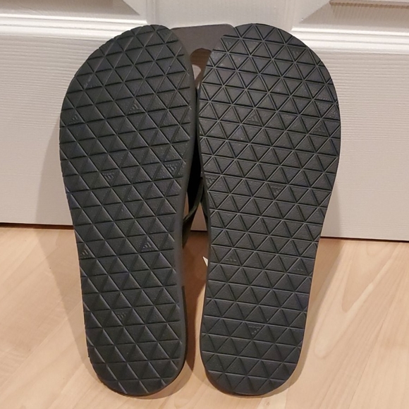 Mens Sz. 12 Adidas Flip flops - Picture 5 of 6